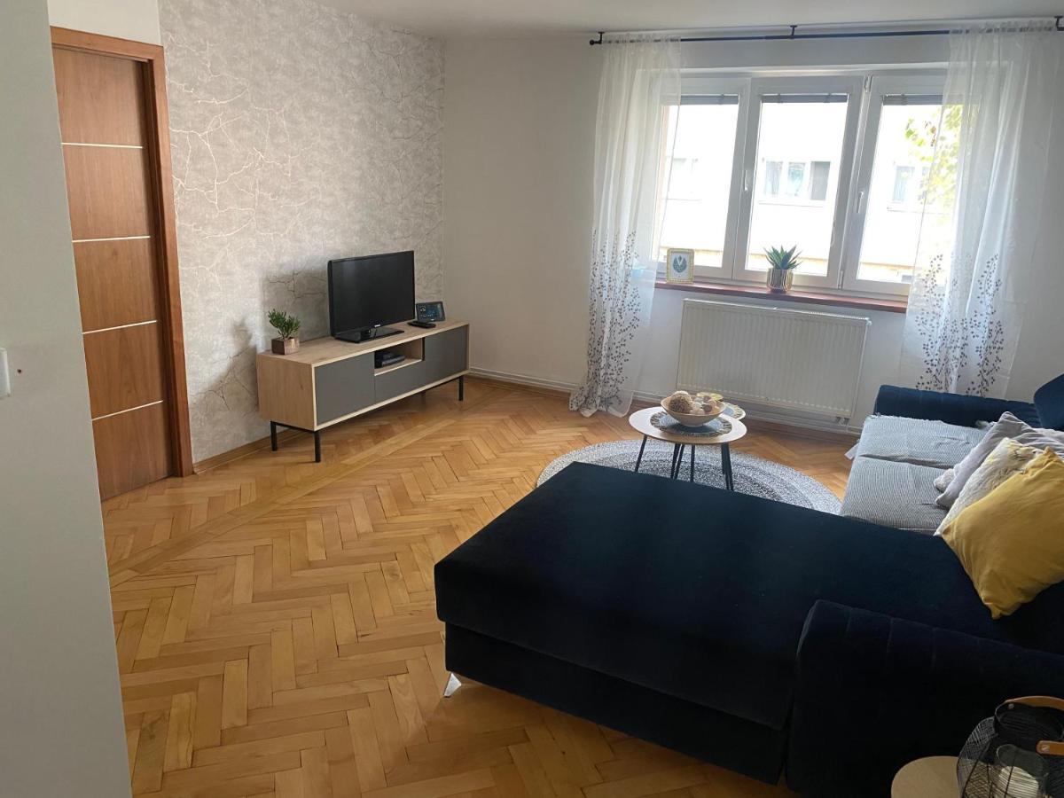 Apartman Visnovka Apartment Pardubice Ngoại thất bức ảnh